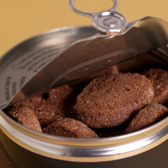 SINGLE-ORIGIN ECUADOR COCOA BISCUIT WITH A HINT OF SALT